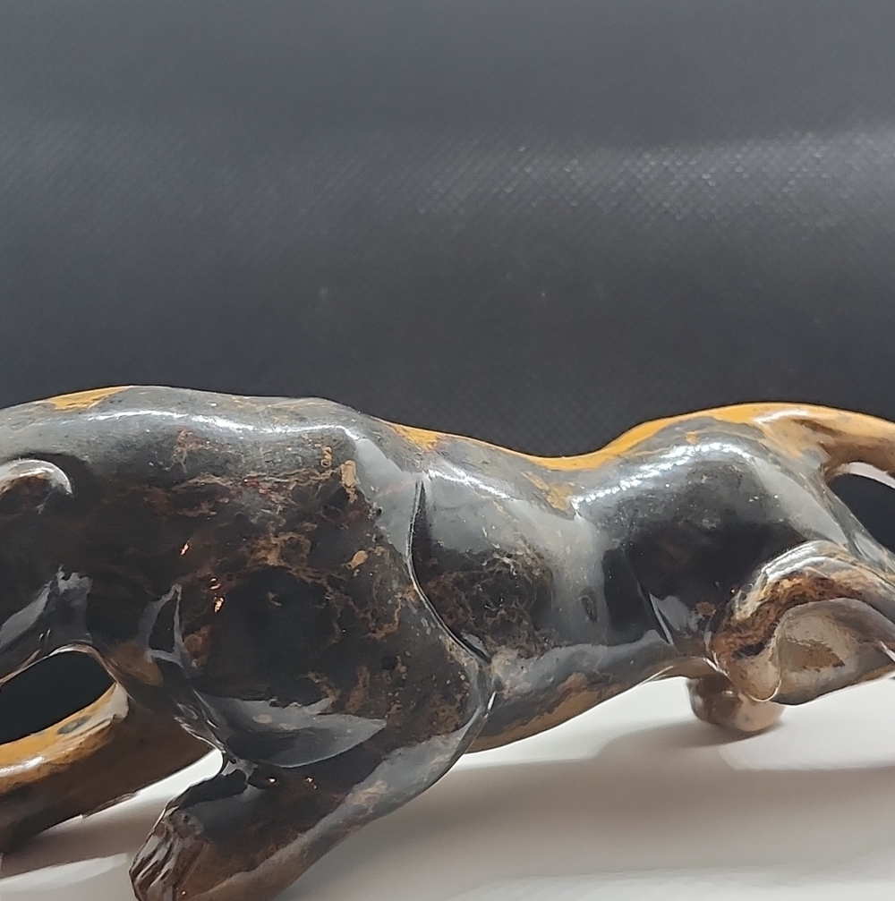 Brown Jade Leopard Carving